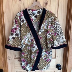 🦄 5/30-Vintage Floral Kimono Top by Ashley & Me